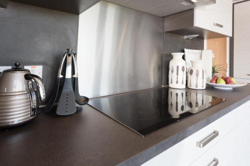 keuken, Links View - Donnini Deluxe in Prestwick