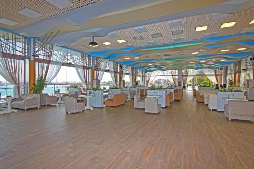 Captain Hotel - image 6