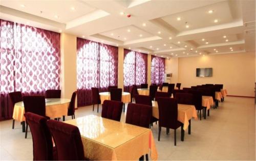 GreenTree Inn (Ganyu Ancient City Yinxing Avenue) - 레스토랑