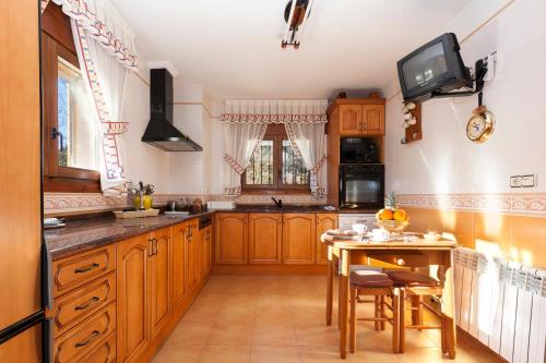 Kitchen, Casa Rural Saura in Alcala De La Selva
