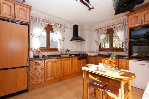 Kitchen, Casa Rural Saura in Alcala De La Selva