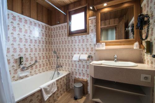 Le Relais du Petit Saint Bernard - image 12