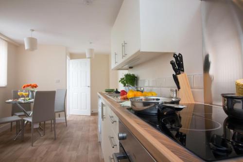DPV - Above Bar Street Apartments - image 4