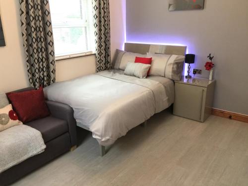 Spacious Apartment - Near Piccadilly Stn! Wifi & Parking, Hayfield, Greater Manchester