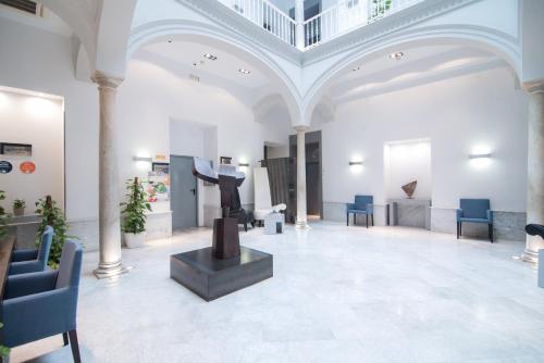 Petit Palace Santa Cruz - image 2