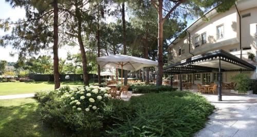 花園, Villa Maria Hotel & SPA in 濱海弗蘭卡維拉