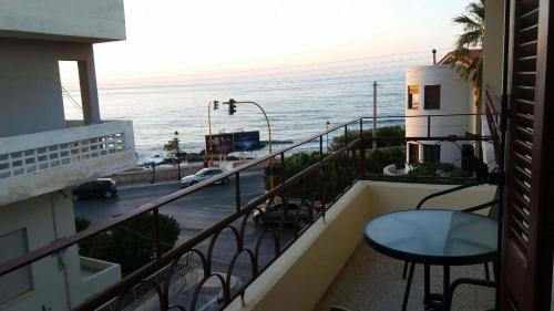  Honolulu Beach Apartments in Chania