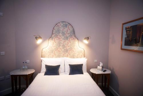 Embankment Hotel - image 2