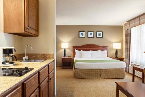 Country Inn & Suites by Radisson, Paducah, KY