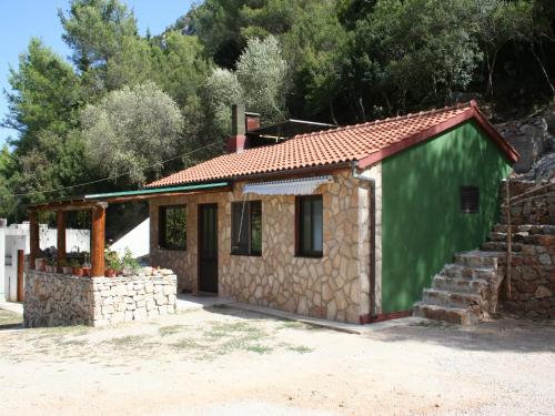  Apartment Medena in Zastražišće