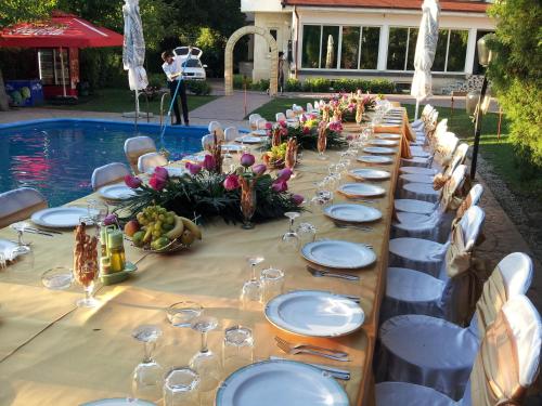 ห้องจัดเลี้ยง, Hotel Paradis in สลาตินา