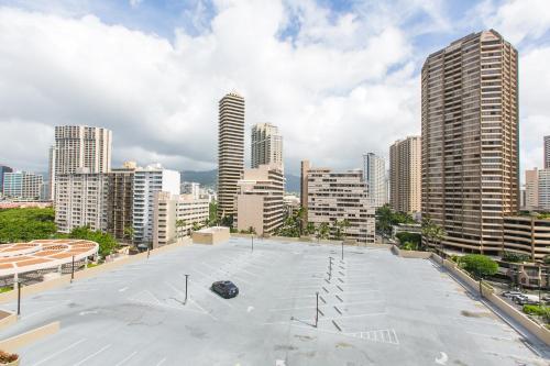Ilikai Marina 1285 City View Studio - image 4