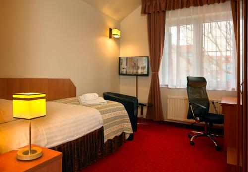 Aura Hotel - image 11