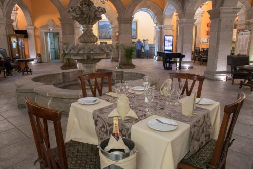 餐廳, 莫拉萊斯歷史及殖民地市中心酒店 (Hotel Morales Historical & Colonial Downtown core) in 瓜達拉哈拉市中心