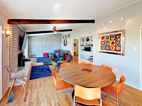 732 Mountain Home - image 2