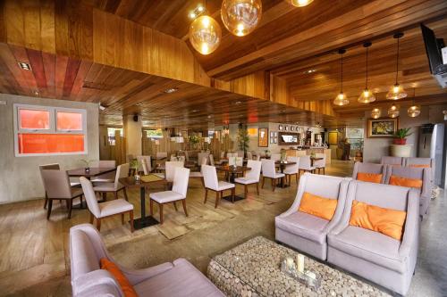 Restaurant, Cebu Uncle Toms Cabin Hotel powered by Cocotel in Cebu