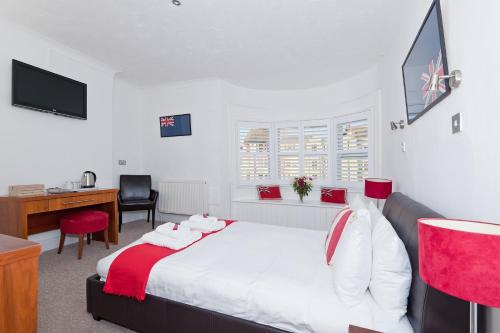Hamptons Brighton - main image