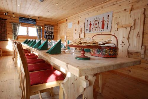 Restaurant, Hakkesetstølen Fjellstugu in Geilo