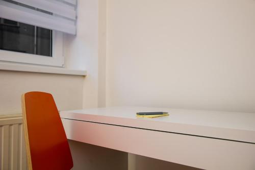Roze Apartment - Tap to explore photos
