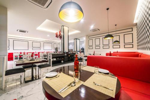 레스토랑, 다이아몬드 호텔 (Diamond Hotel) in 바라나시