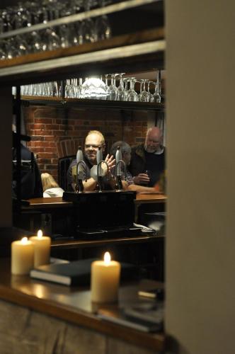 The Angel Inn Heytesbury - image 3