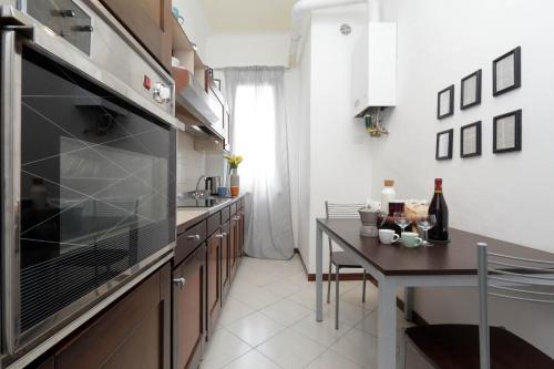  Central San Lorenzo Apartment in Rom