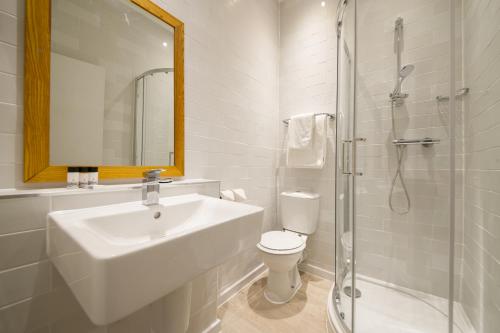 Innkeeper's Lodge Norwich - image 12
