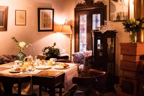 Novecento - By Romanelli Family – Venice, GA