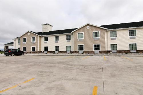 Cobblestone Hotel and Suites - Crookston