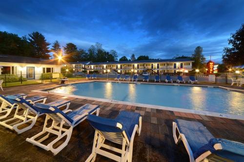 Turf and Spa Motel - image 6