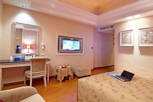 1 queen bed