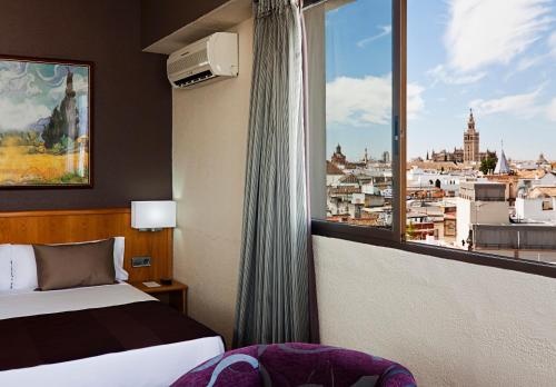 Catalonia Giralda, Seville (photo 10)