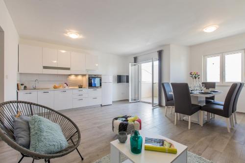 Quiet Family Apartments 30m from Beach Rogoznica Maiv Residence Zatoglav, Rogoznica