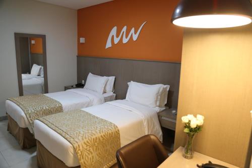 Superior Twin Room image 2