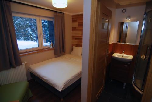 Karolinka Guest House - image 11