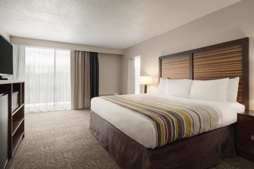 Country Inn & Suites by Radisson, Erlanger, KY