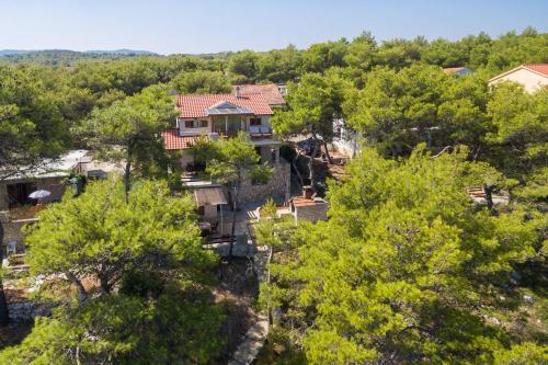 Pavao Apartments - image 10