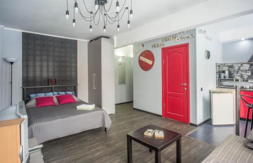 Loft78 Red Doors Apartment