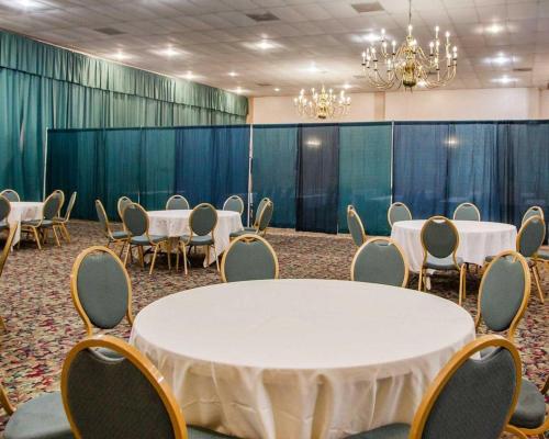 Parkview Inn and Conference Center - image 8