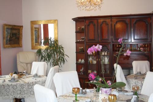 Instalaciones, Hotel Attache in Raunheim