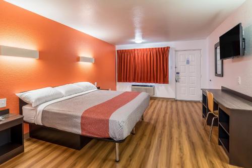 Motel 6-Arlington, TX - UTA, Arlington