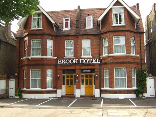 Brook Hotel 