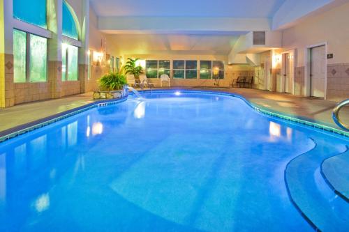 Swimming pool, Country Inn & Suites by Radisson, Kingsland, GA in Kingsland (GA)