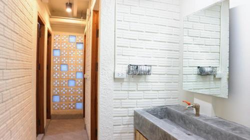 Silla House - Hostel Room Type - Twin Room with Balcony