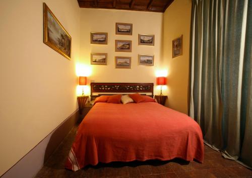 VesConte Residenza Depoca dal 1533 VesConte B&B is conveniently located in the popular Bolsena area. Featuring a complete list of amenities, guests will find their stay at the property a comfortable one. Free Wi-Fi in all rooms, luggag