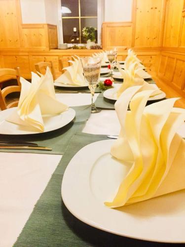 Ételek és italok, Gasthof 'Zum alten Turm' in Haslach An Der Muhl