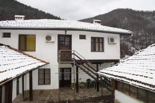 Guest House Ivan - image 3