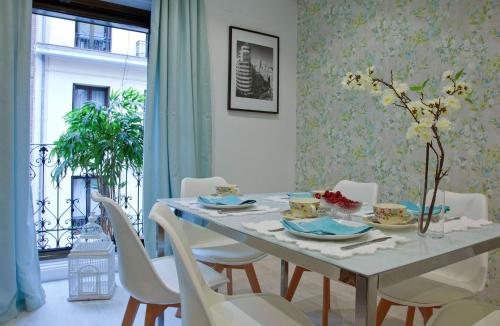 Feelathome Madrid Suites Apartments - image 12