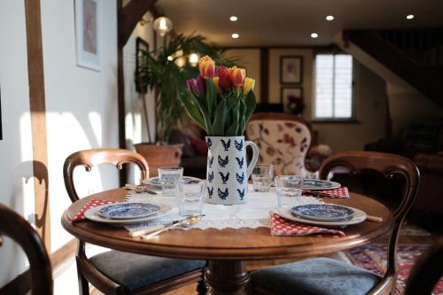 Stable Cottage - Dorking