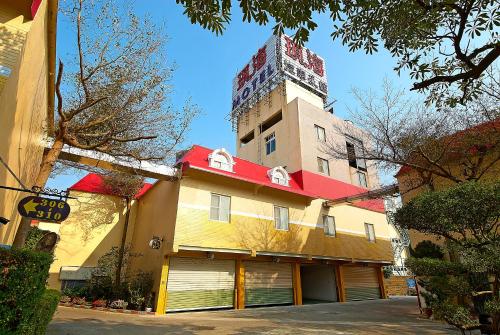 Qi Hai Motel in Toufen Township